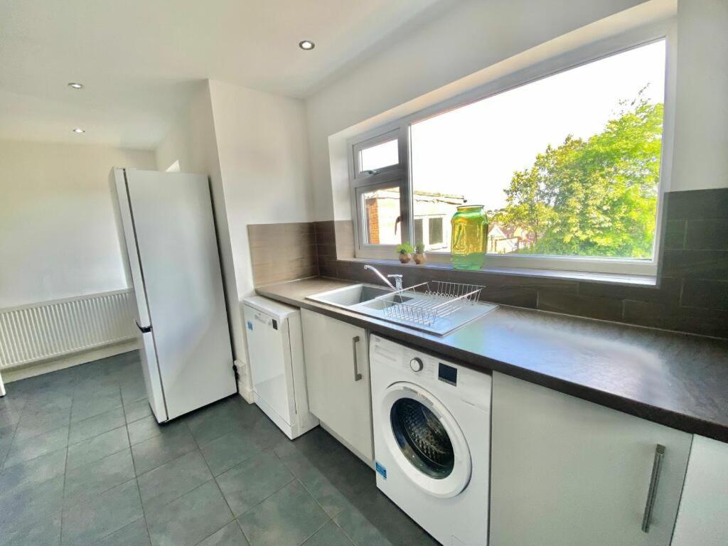 Coventry Huge 4Bed 2Bath Private Parking Nec By Empower Homes Εξωτερικό φωτογραφία