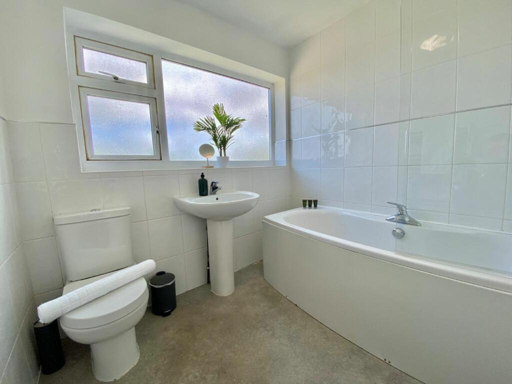 Coventry Huge 4Bed 2Bath Private Parking Nec By Empower Homes Εξωτερικό φωτογραφία